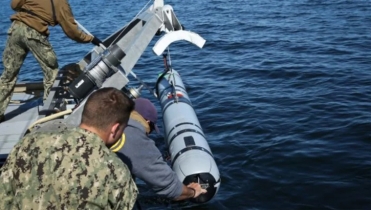 হরমুজ প্রণালিতে মাইন অপসারণে রোবট মোতায়েন করছে যুক্তরাষ্ট্র